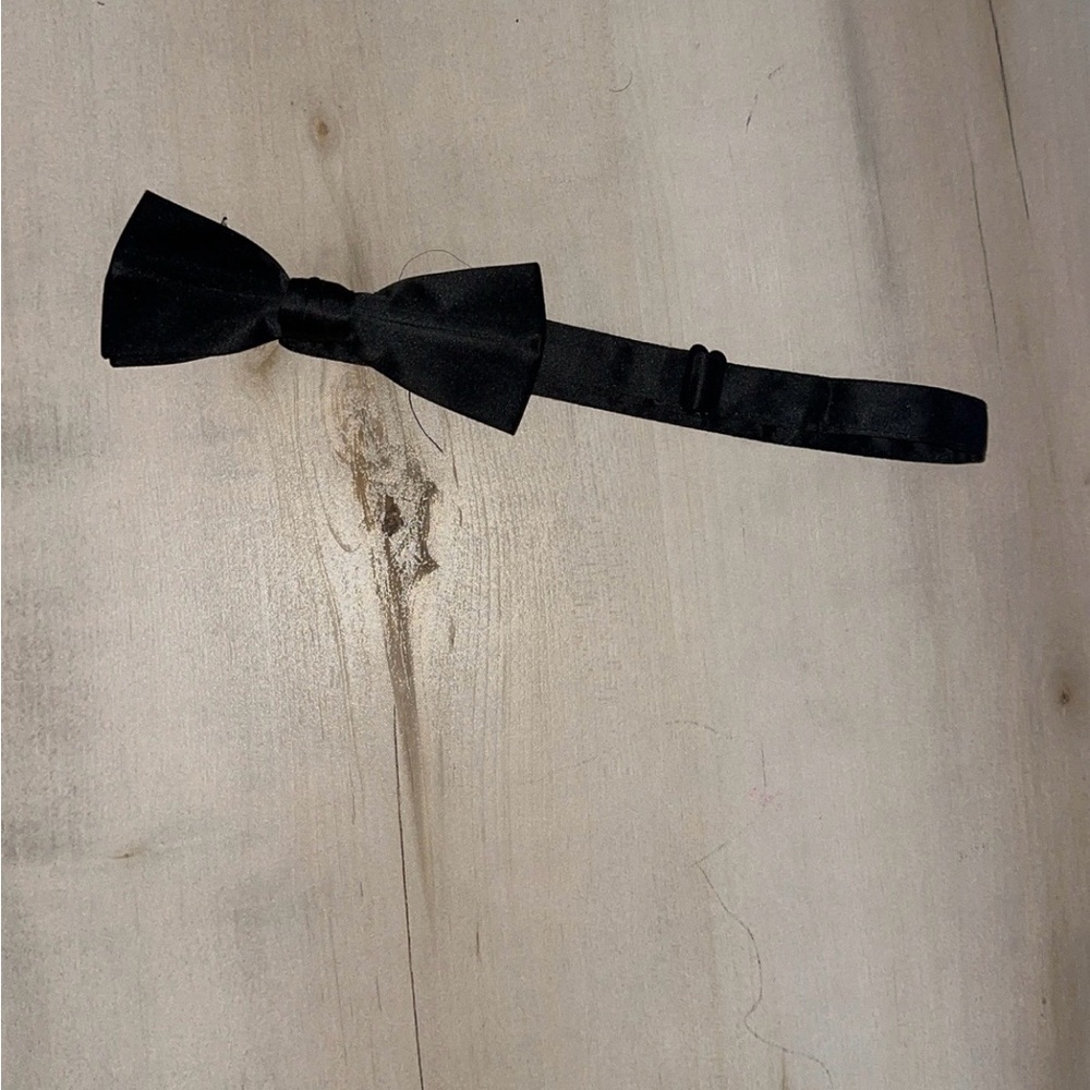 Elegant Black Bow Tie